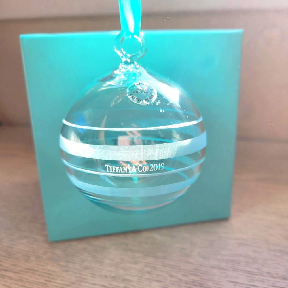 Authentic Tiffany & Co. 2019 Crystal Glass Ribbon Stripe Ball Ornament